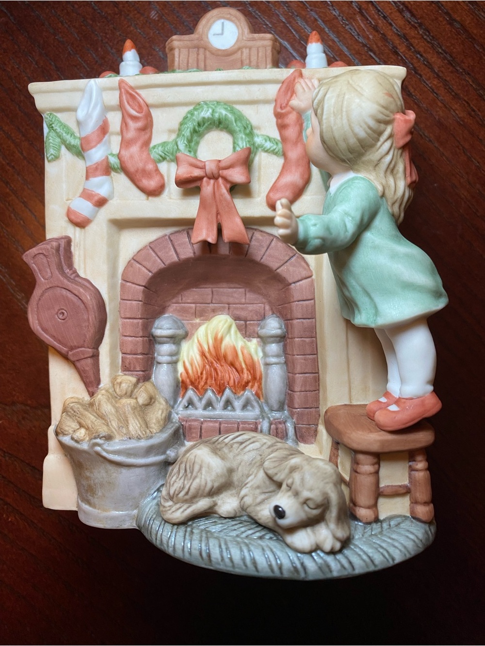 Enesco Treasured Memories Hanging Christmas Stockings Figurine